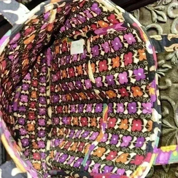 Vera Bradley RetiredSuzani pattern shoulder bag - Picture 4 of 11